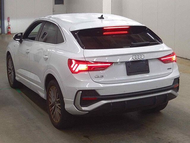 2021 Audi Q3 Sportback 35TDI QトロSライン 4WD auction photo 2