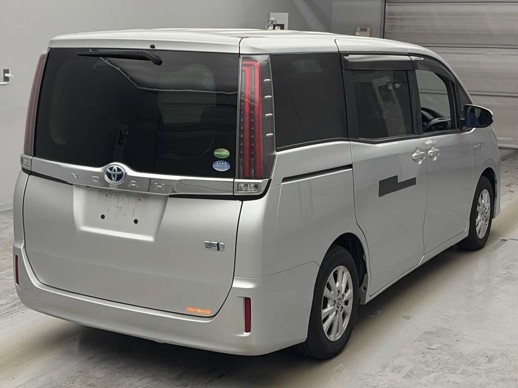2019 Toyota Noah ハイブリッドX auction photo 2