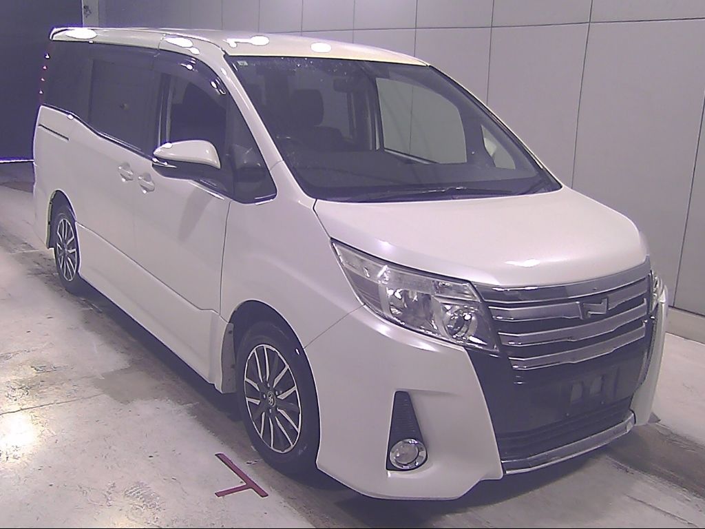 2015 Toyota Noah Si 7 people Japan auction vehicle