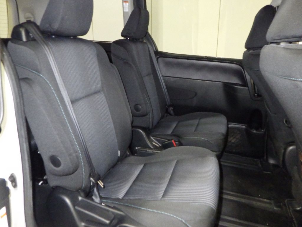 2015 Toyota Noah Si 7 people auction photo 7