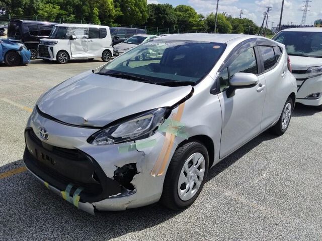 2024 Toyota Aqua auction photo 4