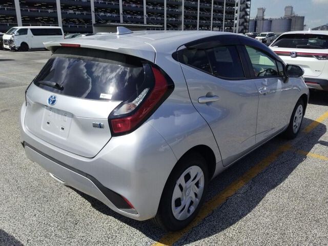 2024 Toyota Aqua auction photo 5