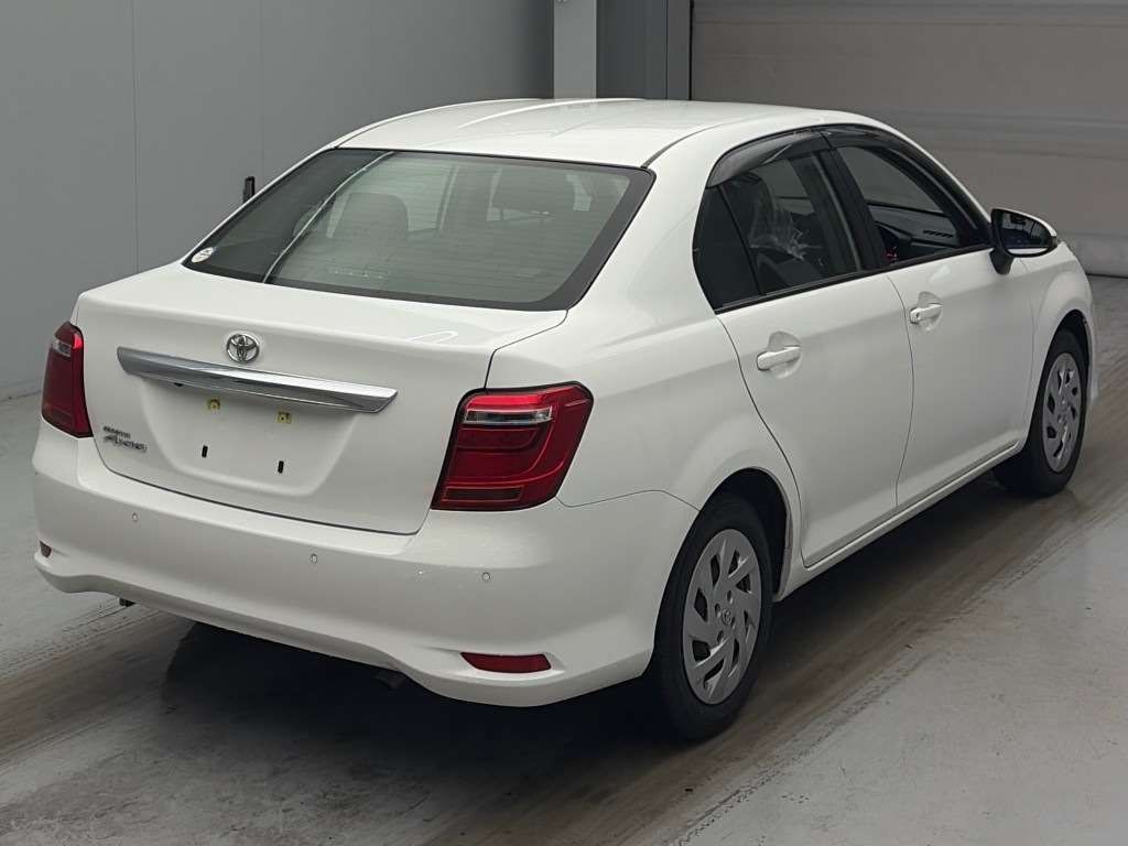 2021 Toyota Corolla Axio EX auction photo 2