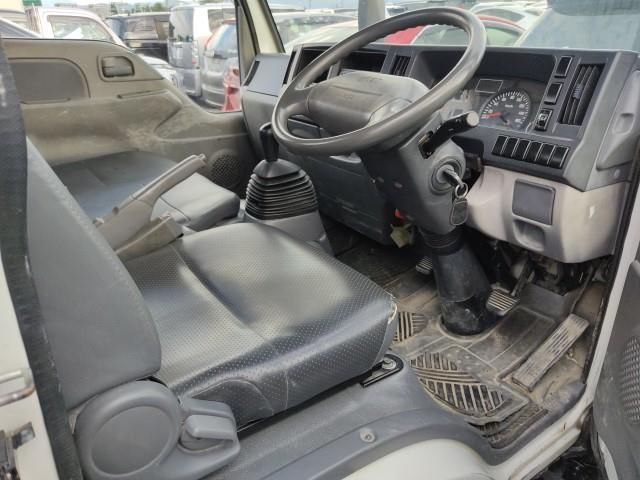 2014 Isuzu Elf Full flat low auction photo 3