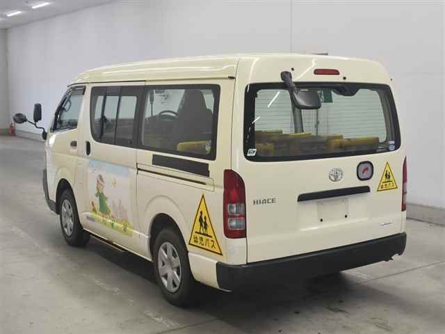 2006 Toyota Hiace 幼児バス auction photo 2