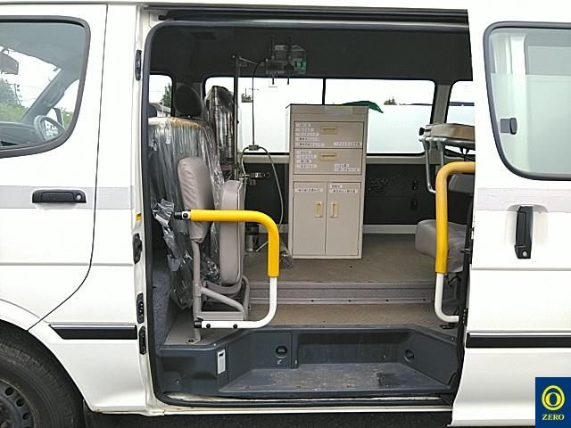 2003 Toyota Hiace Ambulance auction photo 8