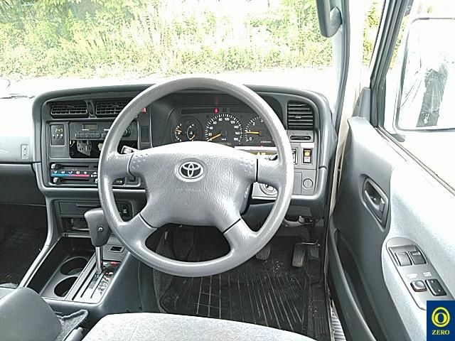 2003 Toyota Hiace Ambulance auction photo 5