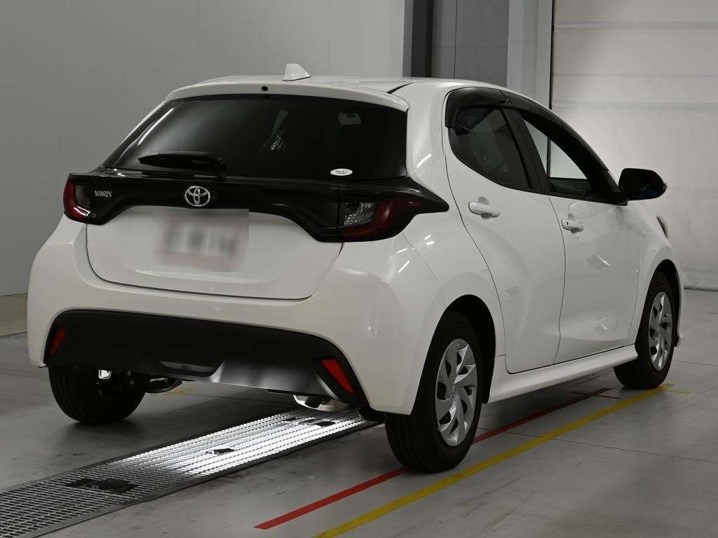 2022 Toyota Yaris X auction photo 2