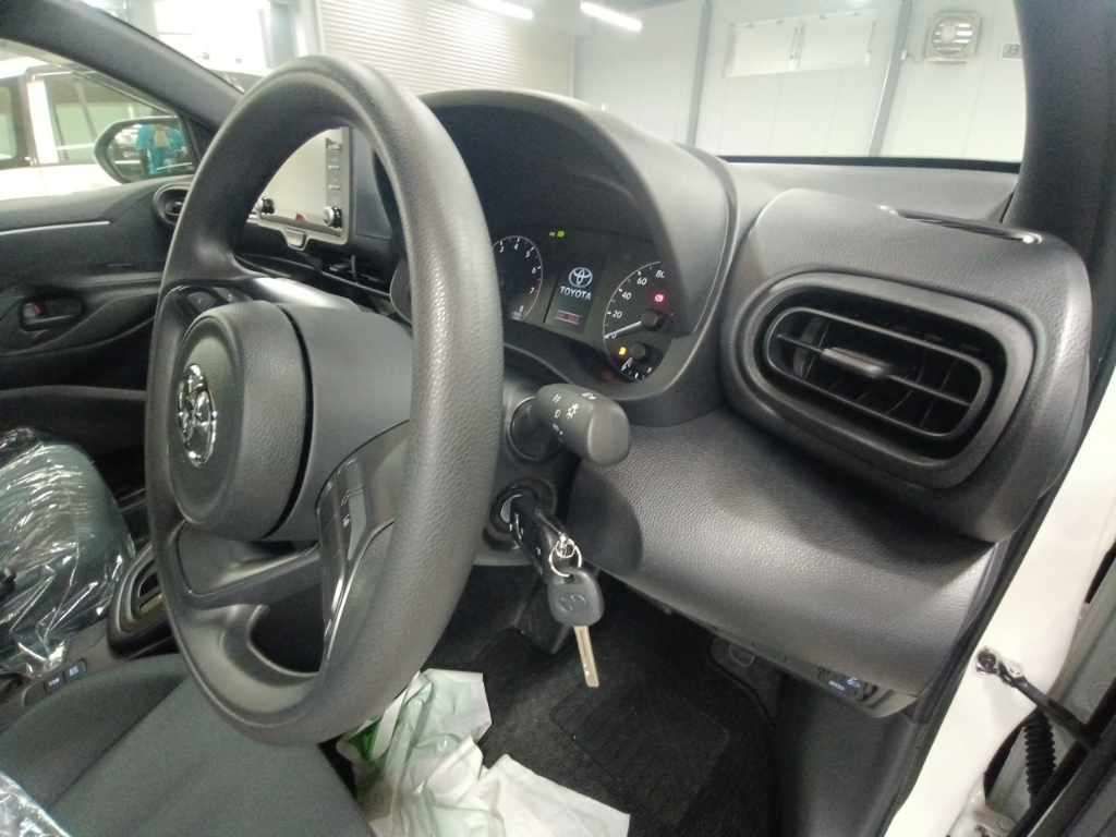 2022 Toyota Yaris X auction photo 9