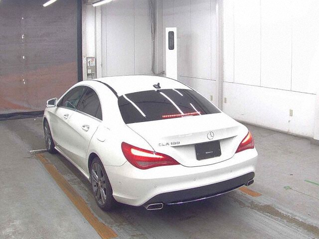 2015 Mercedes-Benz CLA-Class CLA180 auction photo 2