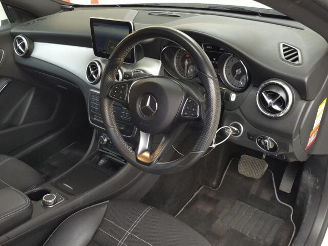 2015 Mercedes-Benz CLA-Class CLA180 auction photo 3