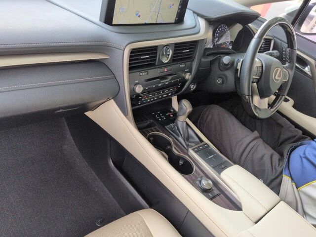 2022 Lexus RX RX300 Version L auction photo 3