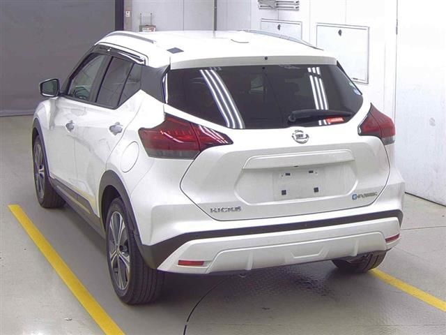 2021 Nissan Kicks X Two-Tone Interior Edition auction photo 2