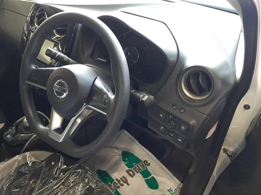 2018 Nissan Note e-パワー X auction photo 9