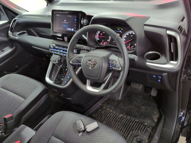 2025 Toyota Noah G 4WD auction photo 3