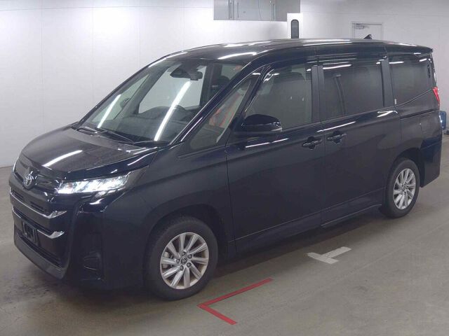 2025 Toyota Noah G 4WD auction photo 4