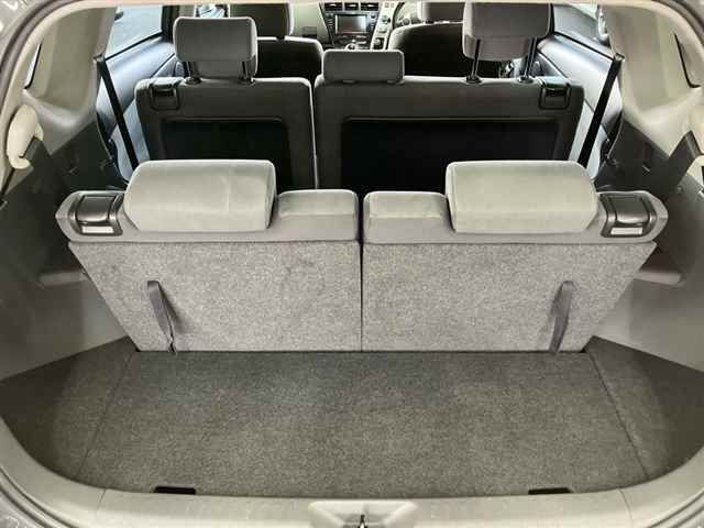 2014 Toyota Prius Alpha Sツーリングセレクション auction photo 9