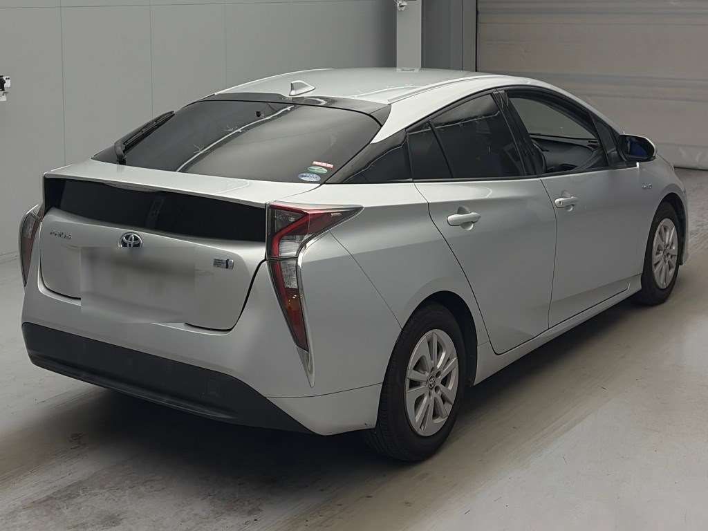 2017 Toyota Prius S auction photo 2