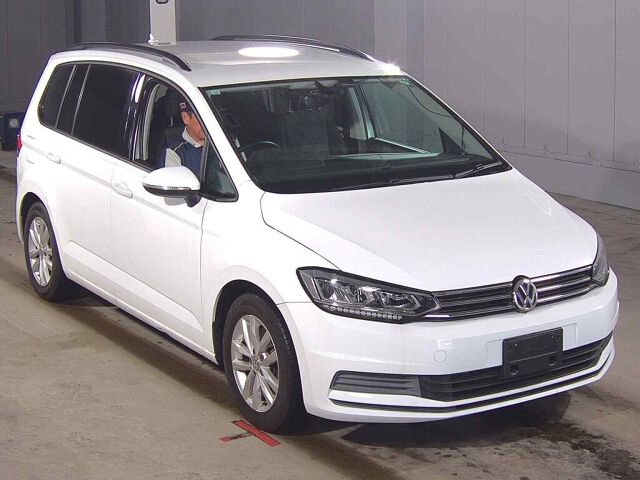 2016 Volkswagen ゴルフトゥーラン TSIコンフォートライン Japan auction vehicle