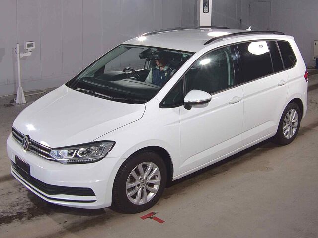 2016 Volkswagen ゴルフトゥーラン TSIコンフォートライン auction photo 4