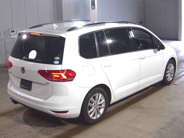 2016 Volkswagen ゴルフトゥーラン TSIコンフォートライン auction photo 5