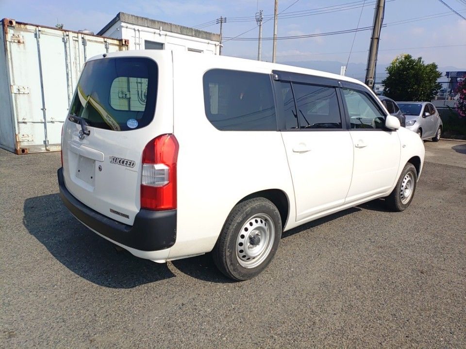 2018 Toyota Succeed auction photo 2