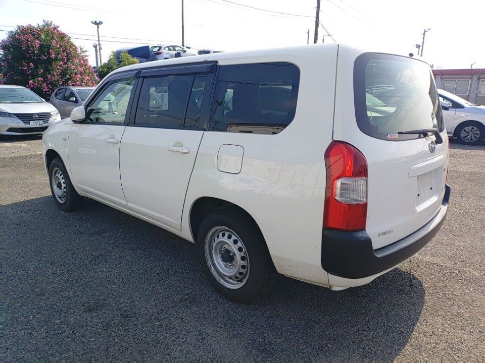 2018 Toyota Succeed auction photo 6