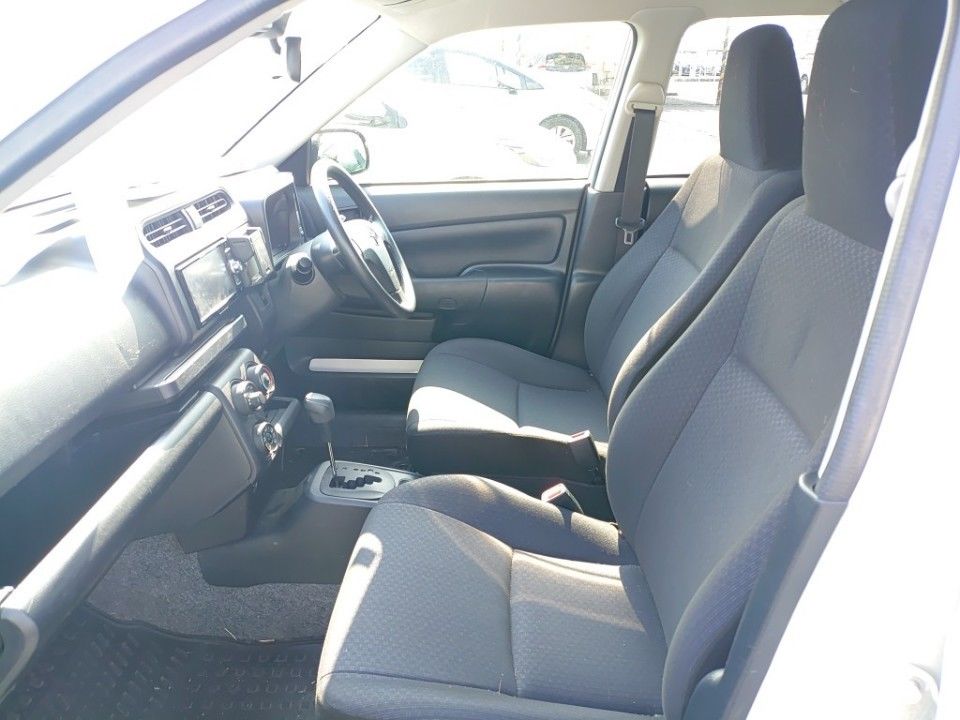 2018 Toyota Succeed auction photo 16
