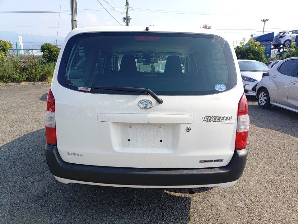 2018 Toyota Succeed auction photo 5