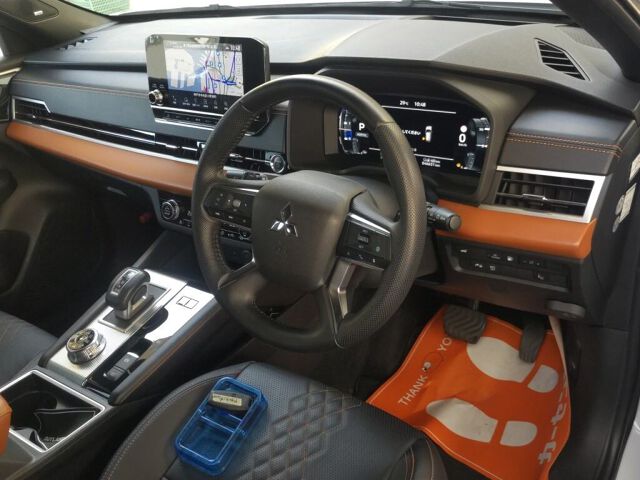 2021 Mitsubishi Outlander PHEV P 4WD auction photo 3