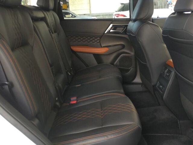 2021 Mitsubishi Outlander PHEV P 4WD auction photo 6