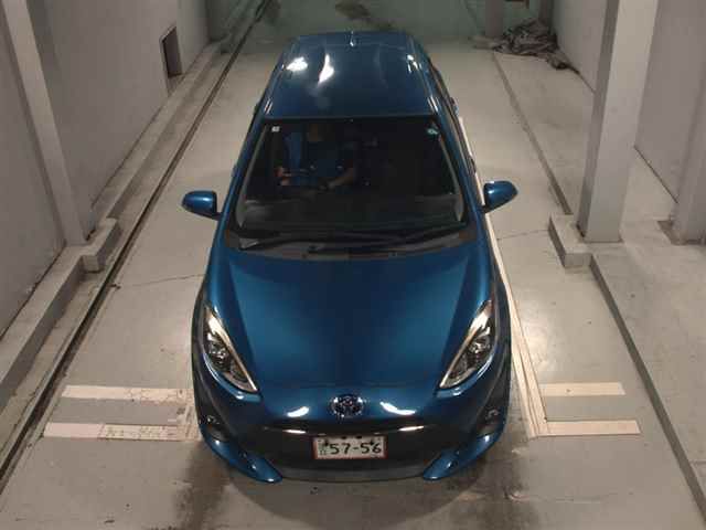 2019 Toyota Aqua G auction photo 6