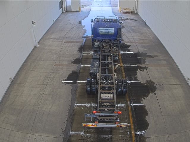 2012 Isuzu Forward シャーシ auction photo 3
