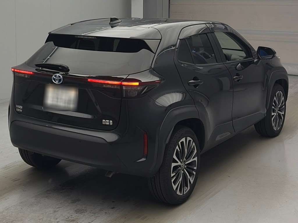 2022 Toyota Yaris Cross Hybrid Z auction photo 2