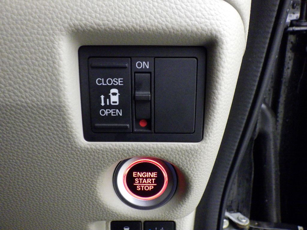 2017 Honda N-BOX 4WD G Lホンダセンシング auction photo 9