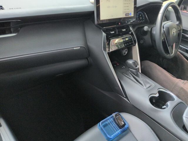 2023 Toyota Harrier G 4WD auction photo 3