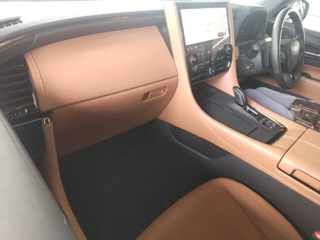 2025 Toyota Vellfire Z Premier auction photo 3