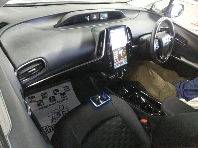 2018 Toyota Prius PHEV SナビPセフティプラス auction photo 3