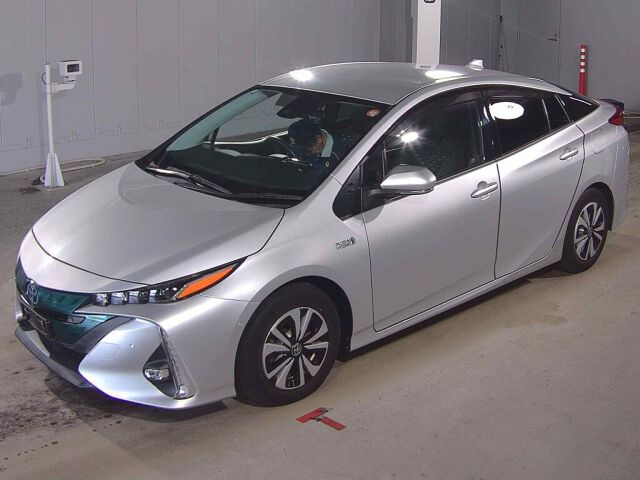 2018 Toyota Prius PHEV SナビPセフティプラス auction photo 4