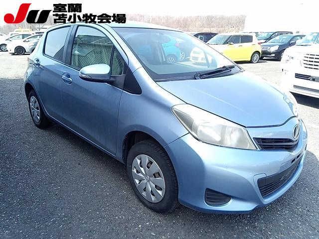 2014 Toyota Vitz F auction photo 4
