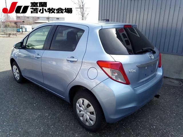 2014 Toyota Vitz F auction photo 2