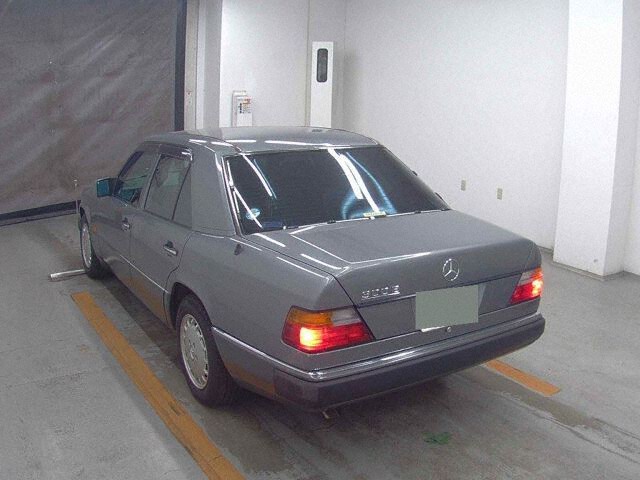 1991 Mercedes-Benz ミディアムクラス 300E auction photo 2