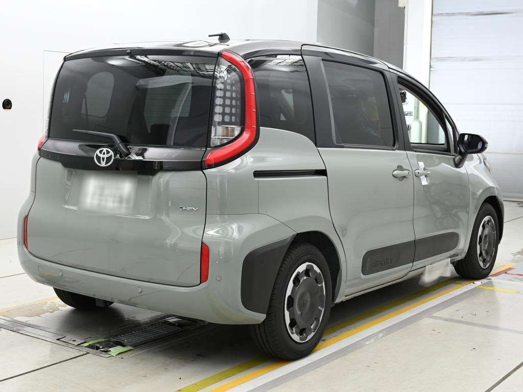 2026 Toyota Sienta Hybrid Z auction photo 2