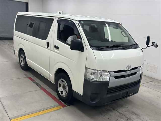 2019 Toyota Hiace ロングDX Japan auction vehicle