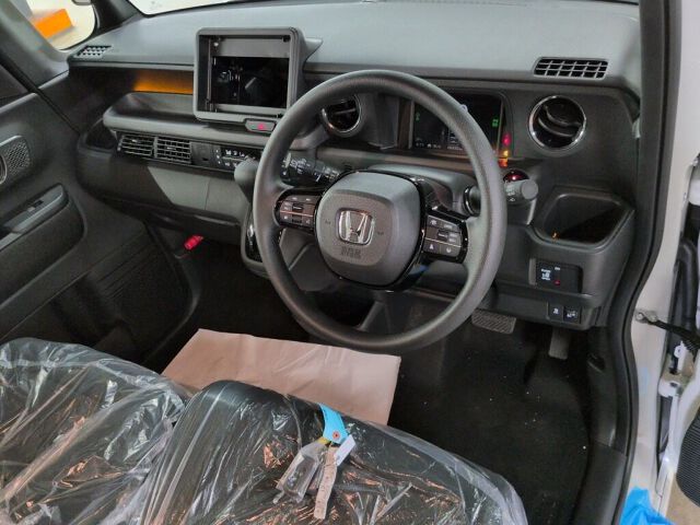 2026 Honda N-BOX Base grade 4WD auction photo 3
