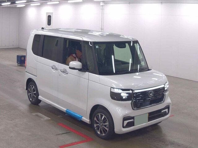 2026 Honda N-BOX Base grade 4WD Japan auction vehicle
