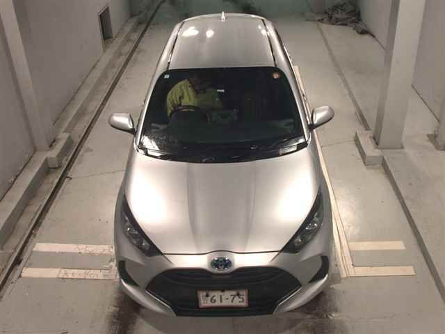 2021 Toyota Yaris ハイブリッドX auction photo 6