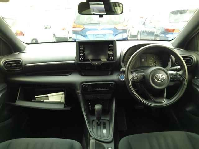 2021 Toyota Yaris ハイブリッドX auction photo 8
