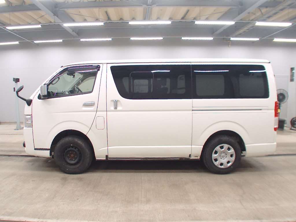 2021 Toyota Hiace スーパーGL 4WD auction photo 4