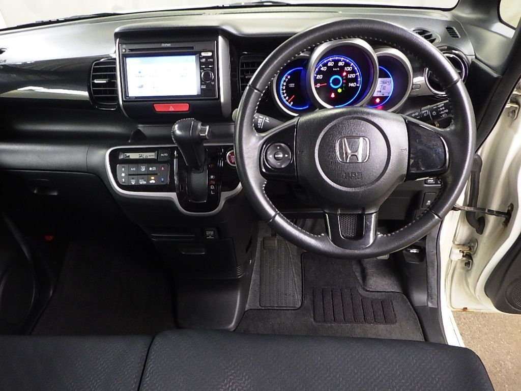 2014 Honda N-BOX 4WD Custom SS Package auction photo 3